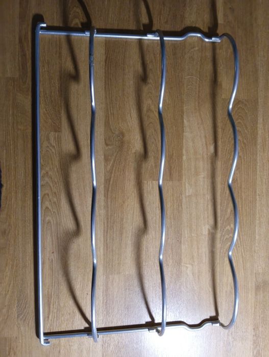 Metalowy stojak na wino, półka na butelki Ikea
