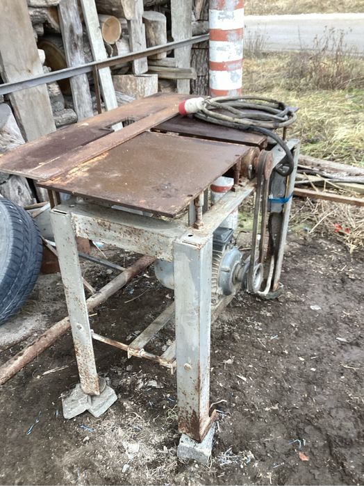 Станок деревообробний , циркулярка