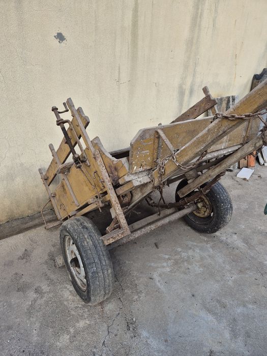 Carroça para burro com colete