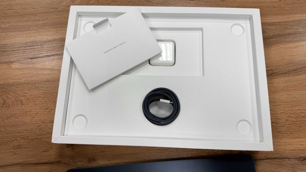 MacBook Air 15" M3 8GB/256GB Midnight 2024 (MRYU3)