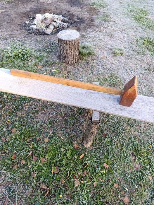 Młotek 10 kg ręczny.