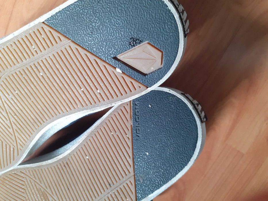 Botas novas da marca americana Volcom