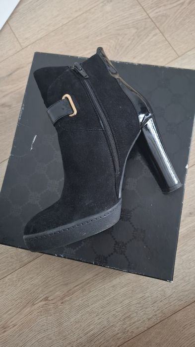 Botki na słupku Kazar