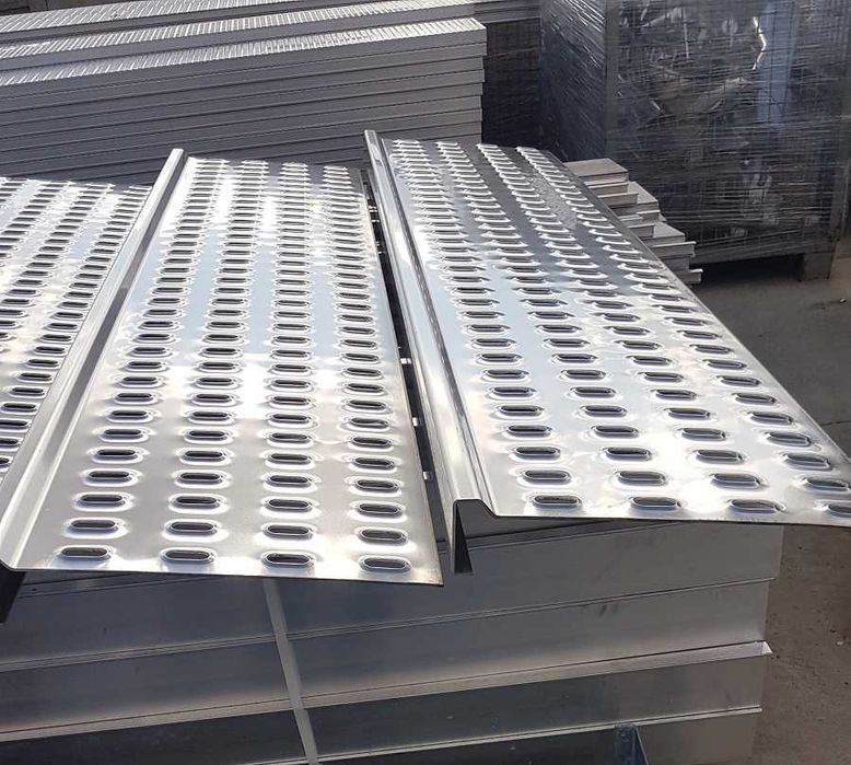 Blacha aluminiowa - panel aluminiowy. Laweta , auto - laweta .