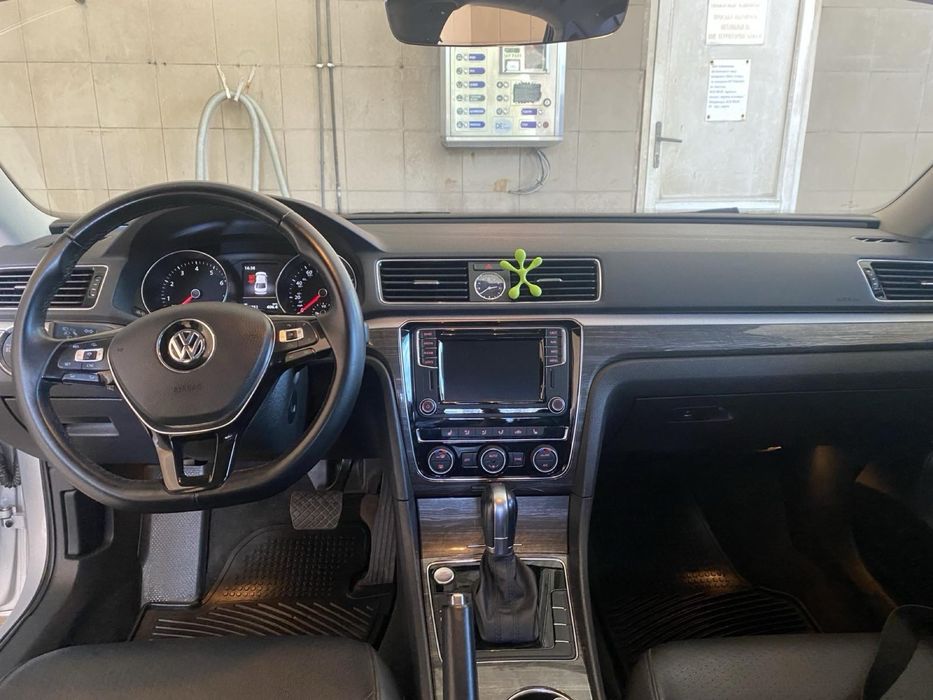 Продам Volkswagen Passat 2017