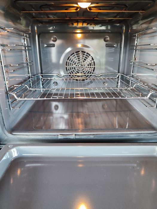 Духовий шкаф Siemens