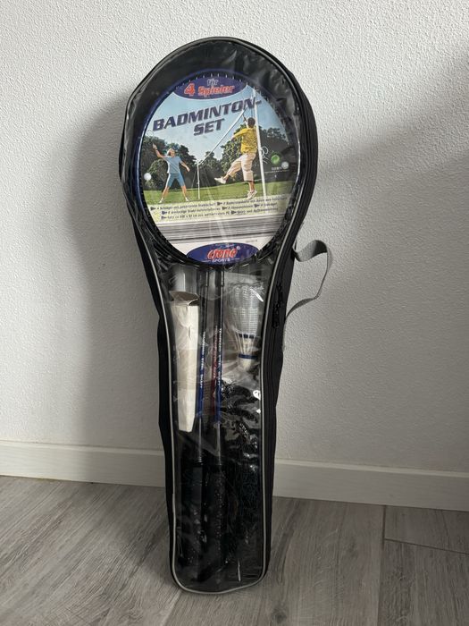 Набір для бадмінтону сітка , 4 ракетки , воланчики