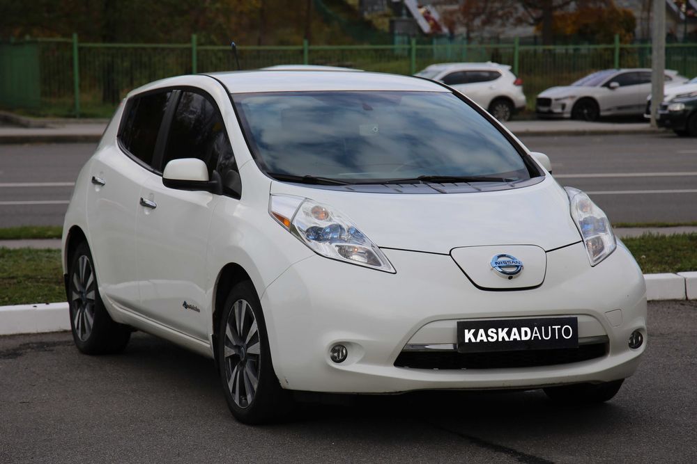 Продам Nissan Leaf