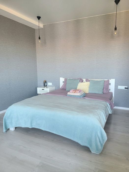 Затишна студія в центрі з балконом і видом на місто