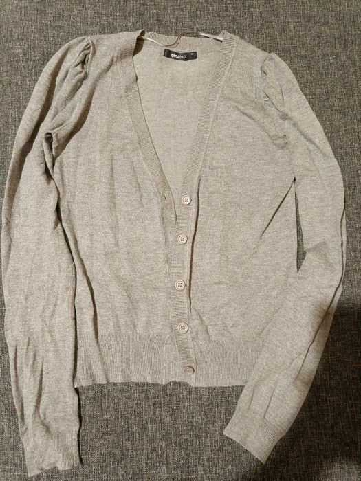 Жіночий кардиган