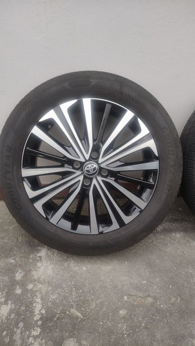 Koła TOYOTA AYGO X CROSS felgi 17 cali 4 x  100,opony  Goodyear  175 / 65 / 17