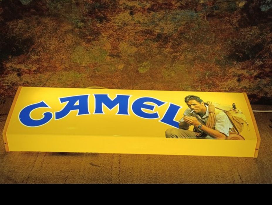 Reklama podświetlana Camel