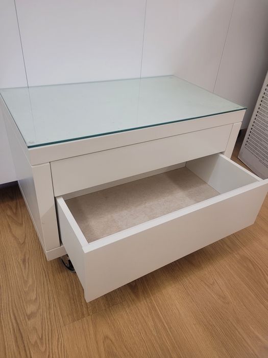 Mesa de apoio. Mesa de cabeceira 40largx70comprx48alt