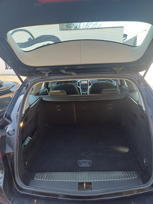 SPRZEDAM Opel Astra J 2011r.