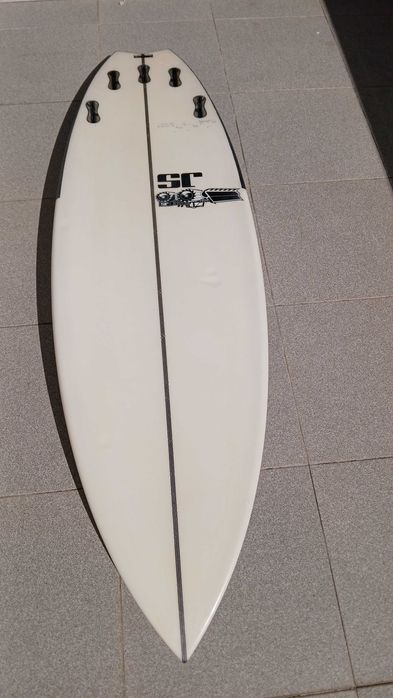 JS 5'09 Black box 3 com 29.9lt swallow tail