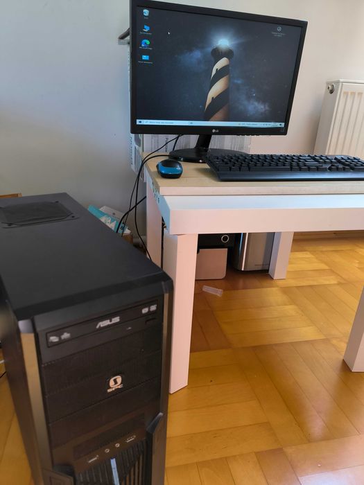 Komputer stacjonarny zestaw z monitorem 21"