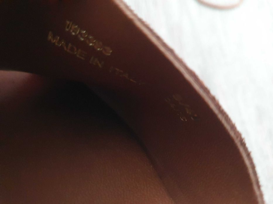 Śliczne skórzane buty konturny . Włoskie