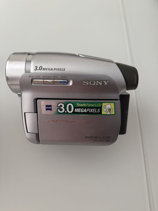 цифровая видеокамера Sony Handycam DCR-HC96.