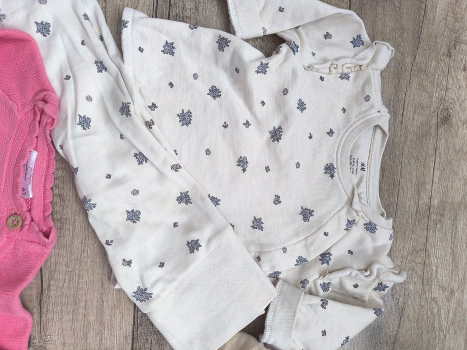 Cztery komplety dresów 62 girl