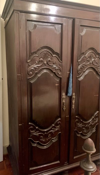 Conjunto de quarto completo em madeira
