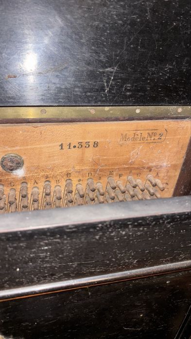 Piano Vertical Aucher Frères