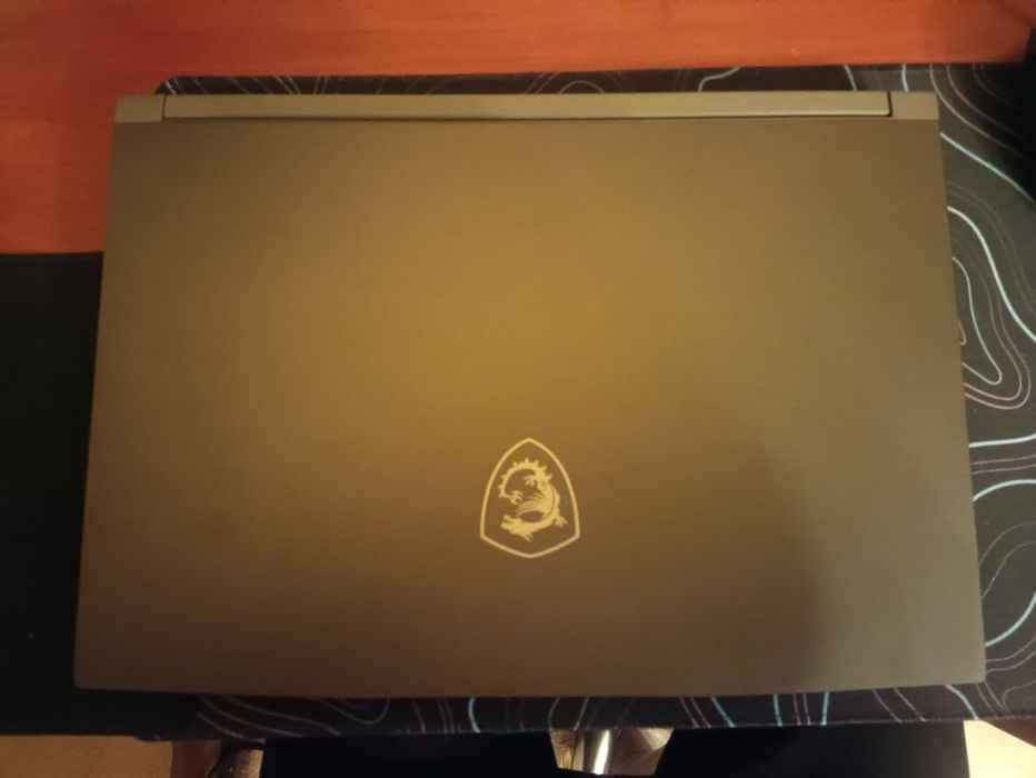 MSI Thin 15 rtx 2050 win 11 pro