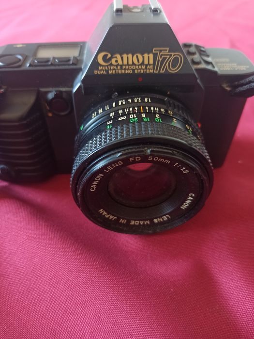 Canon T70 Camera64584392429699120