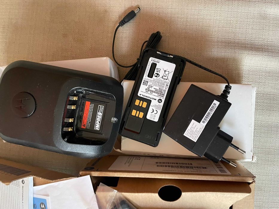 MOTOROLA DP2400e UHF radiotelefon cyfrowy DMR IP67 Nowa zestaw