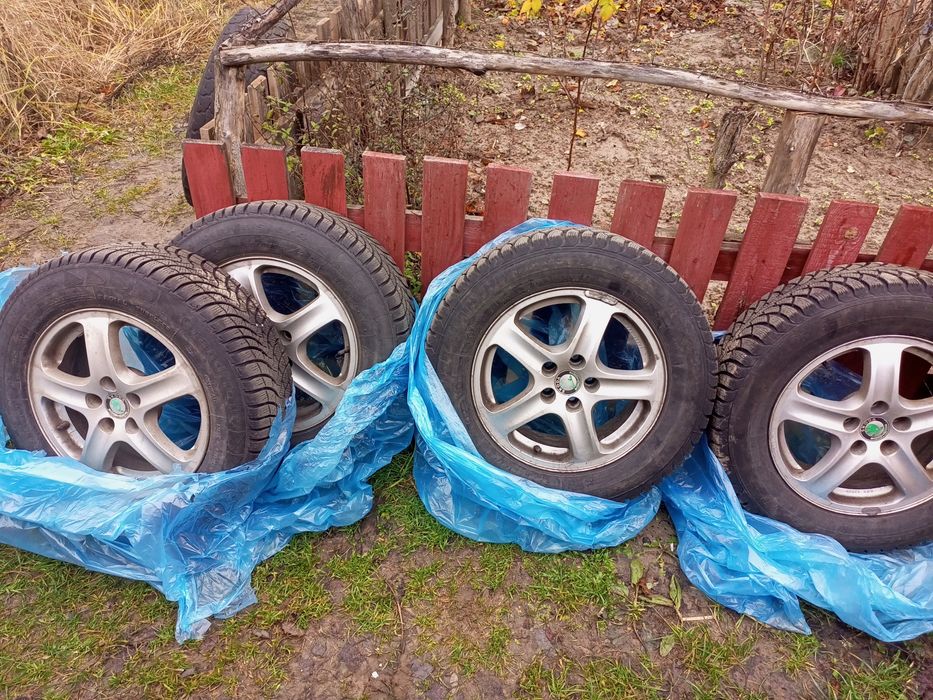 Резина с дисками skoda разболтовка 5/ 100. 195/65/15