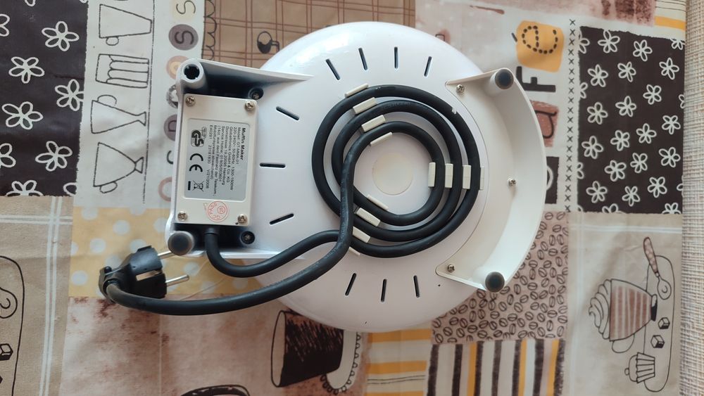 Продам кексницю Muffin Maker