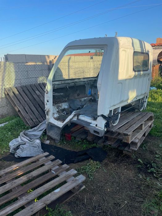 Para peças Cabine mitsubishi canter ano1997