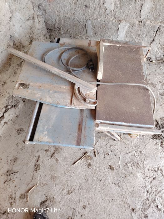 Máquina de cortar cerâmica