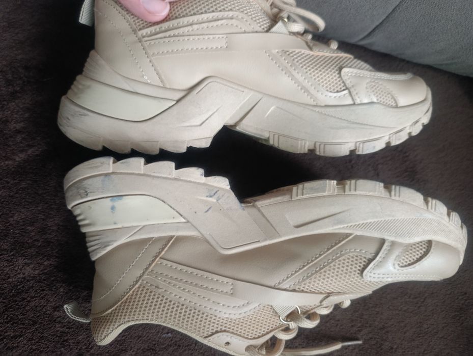 Beżowe sneakersy damskie