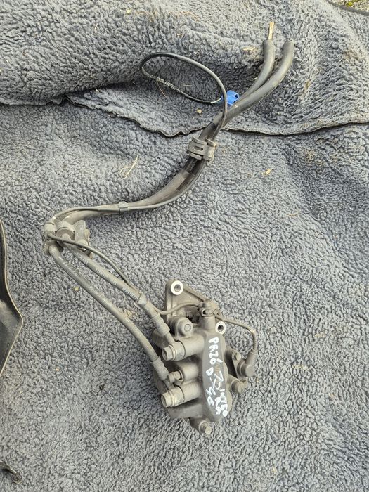 Przedni Zacisk Hamulcowy Honda NC700 Integra