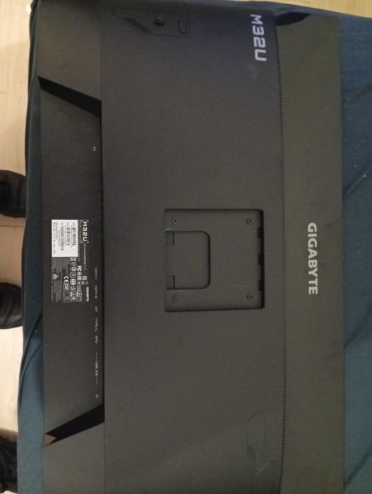 Sprzedam monitor Gigabyte m32u