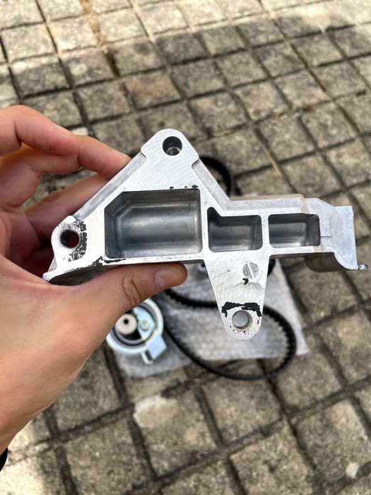 Correia Distribuição c/ Bomba Água Audi A6 2001