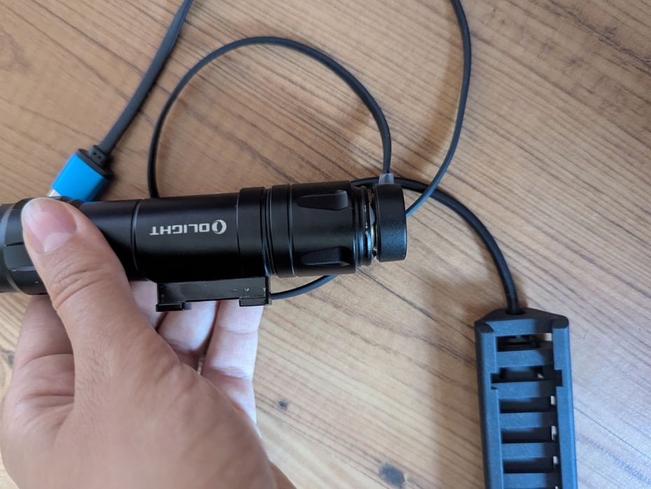 Olight Odin — потужний тактичний ліхтар, 2000 лм