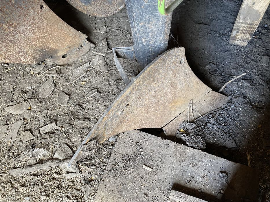 Плуги 2 корпуса