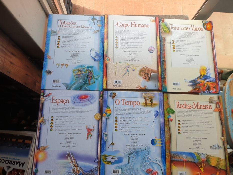 Coleção de livros antigos