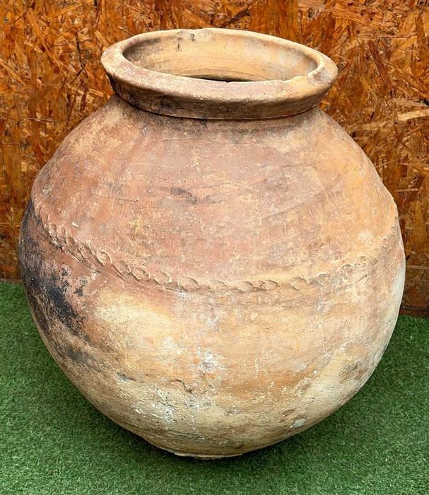 Talha centenaria em terracota