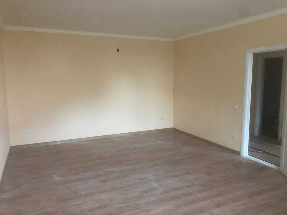 Хотів, вул.Партизанська, оренда приміщення 18 кв.м.