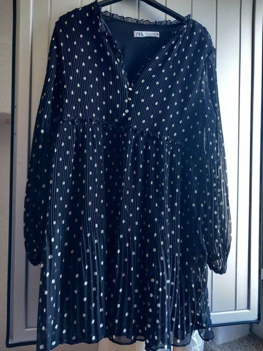 Varios vestidos como novos