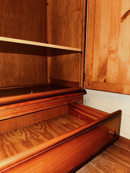 ROUPEIRO Madeira Maciça