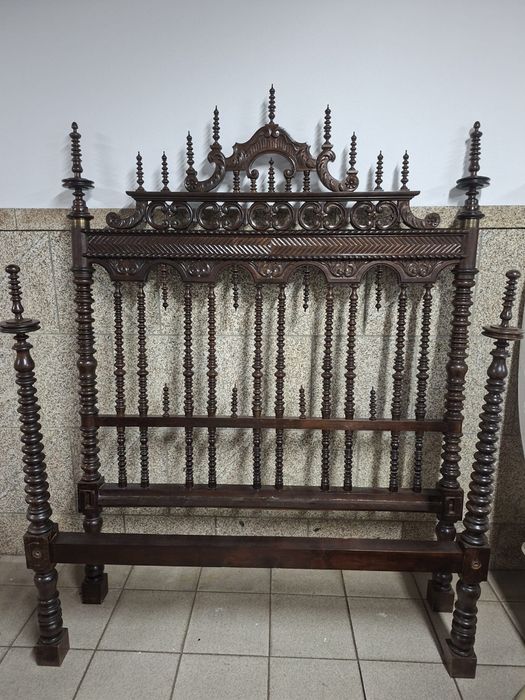 Cama de casal c/ colchão