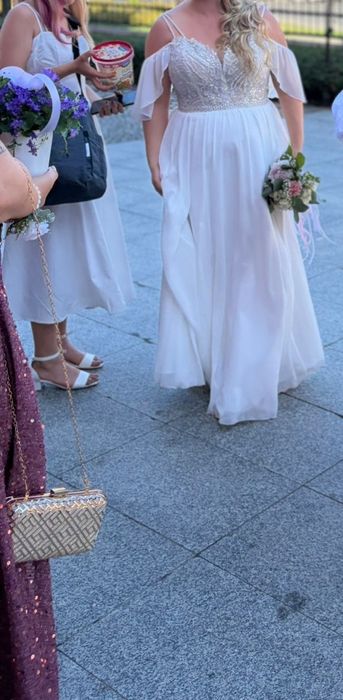 Efektowna sukienka ślubna