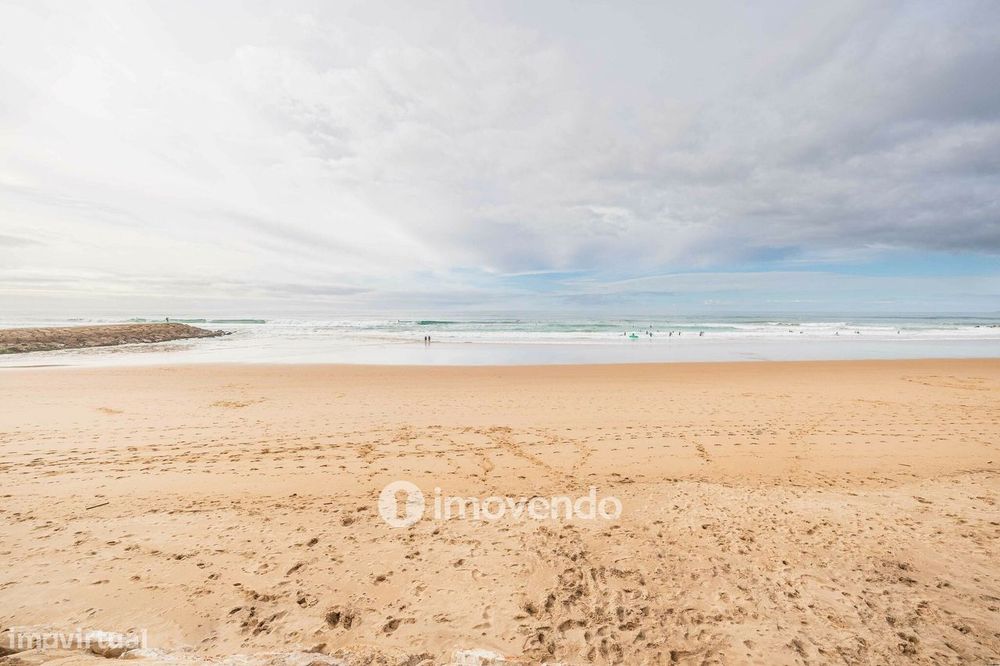 Apartamento T1 junto à praia, com estacionamento, Costa da Caparica