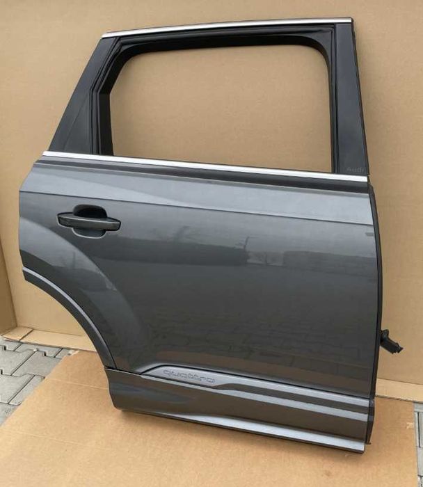 Двері Audi Q7 4M передні або задні праві ліві разборка