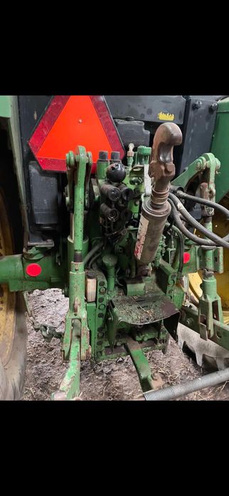 Трактор John Deere 6400