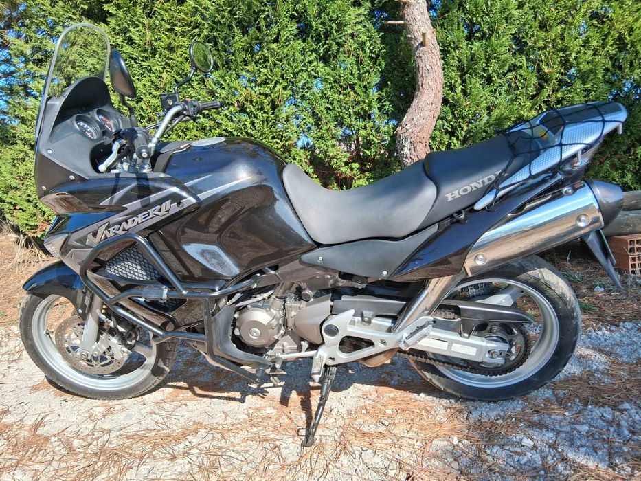 Vendo Honda Varadero 1000 cc, com ABS.  13000 km, como nova.