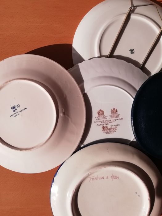 Pratos decorativos.